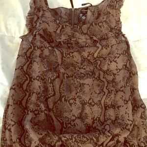 Snake Pattern Brown Black. Guess. Size Medium.